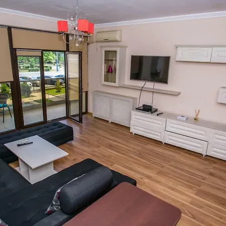Bianca Solid Apartment